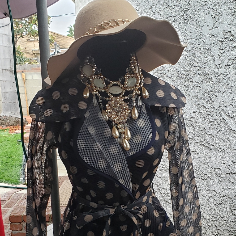 Mesh wrap coat
